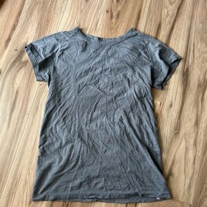 lululemon athletica Heather Gray Short Sleeve Tee
